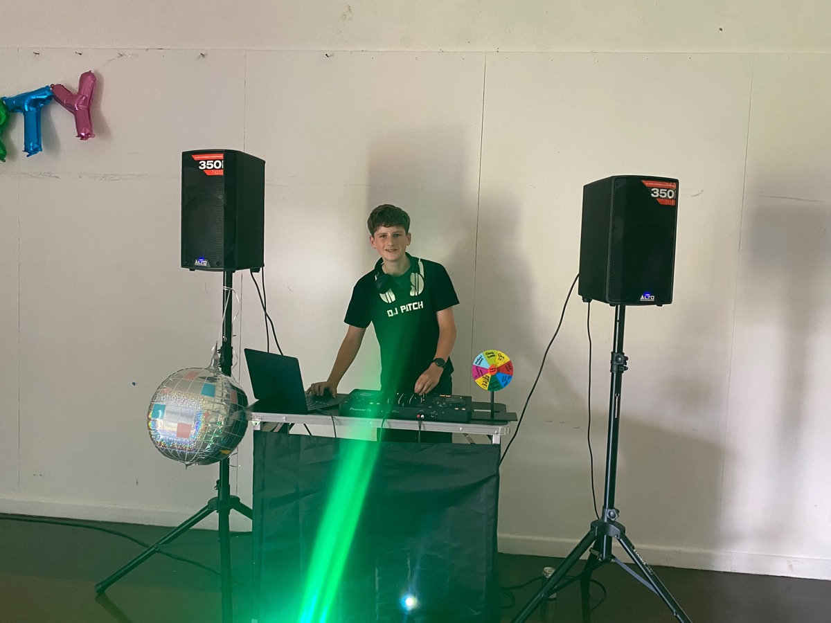 Kids dancing at a party